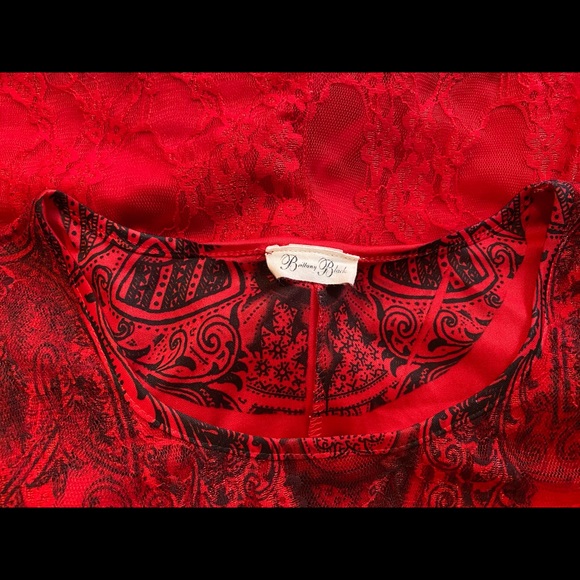 BEAUTIFUL Red/Black Lace w/Lining 2X Pullover Top - Picture 4 of 10